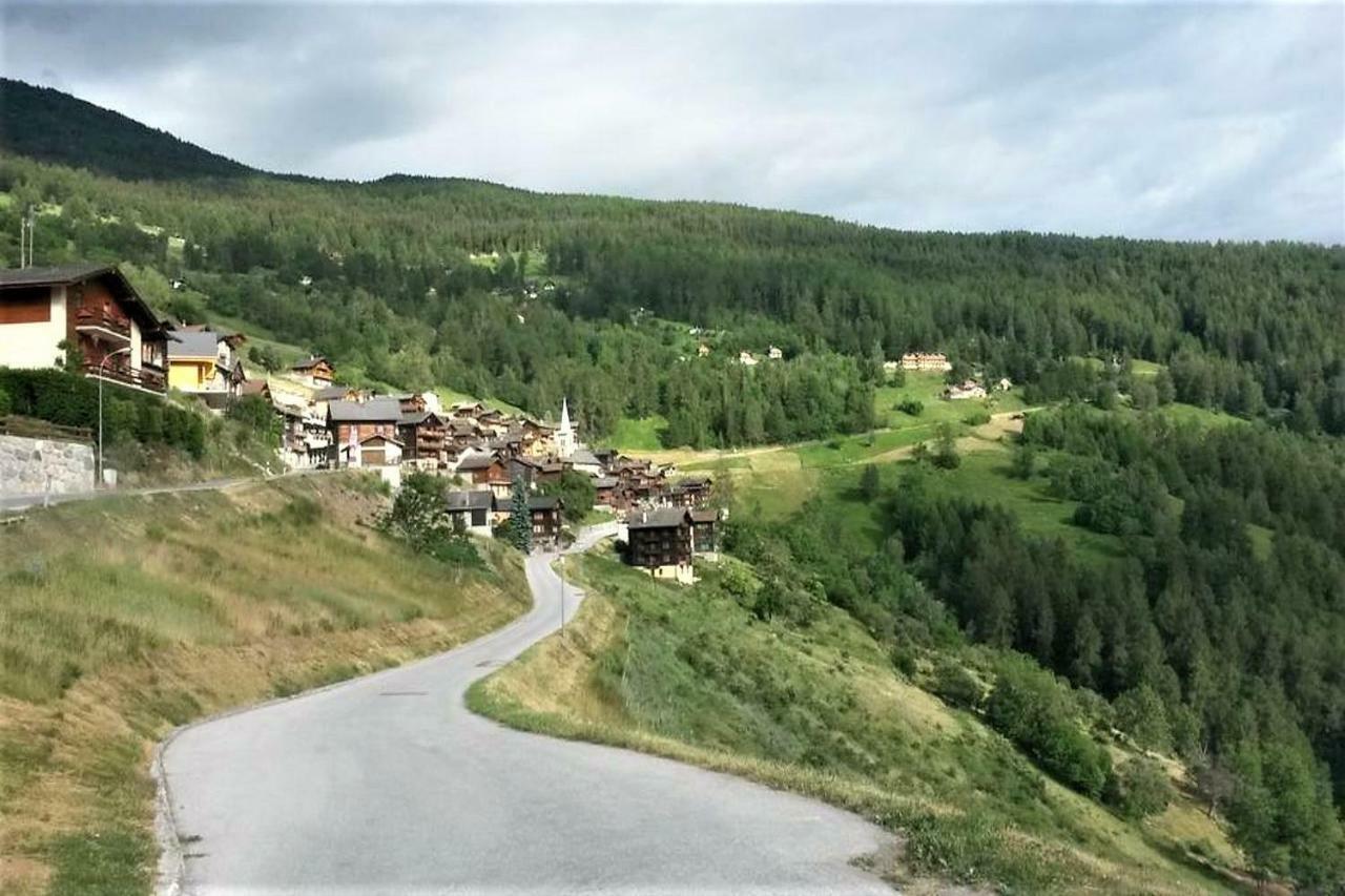 La Chaumiere D'Herens Vernamiege Bagian luar foto